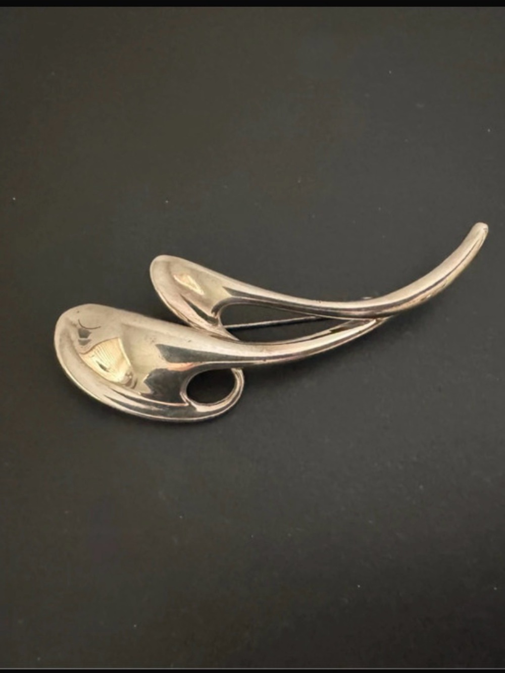 Elegant Silver-Tone Abstract Swirl Brooch - Women's Accessory